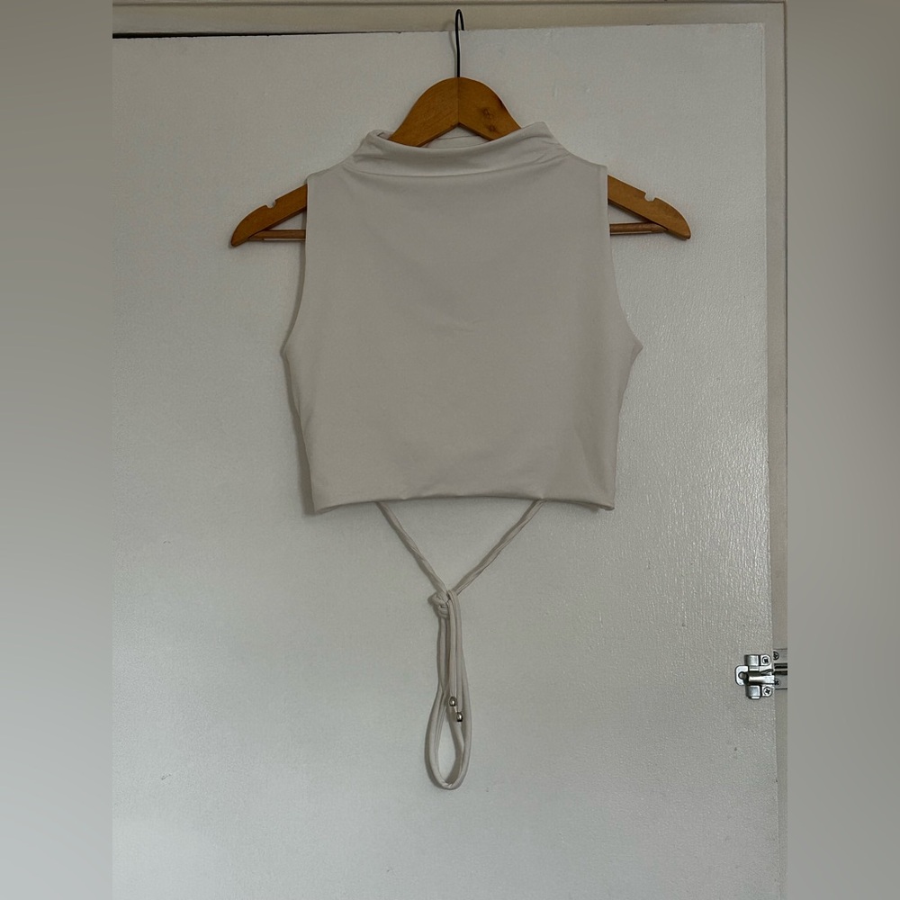 Elegant White Sleeveless crop-top